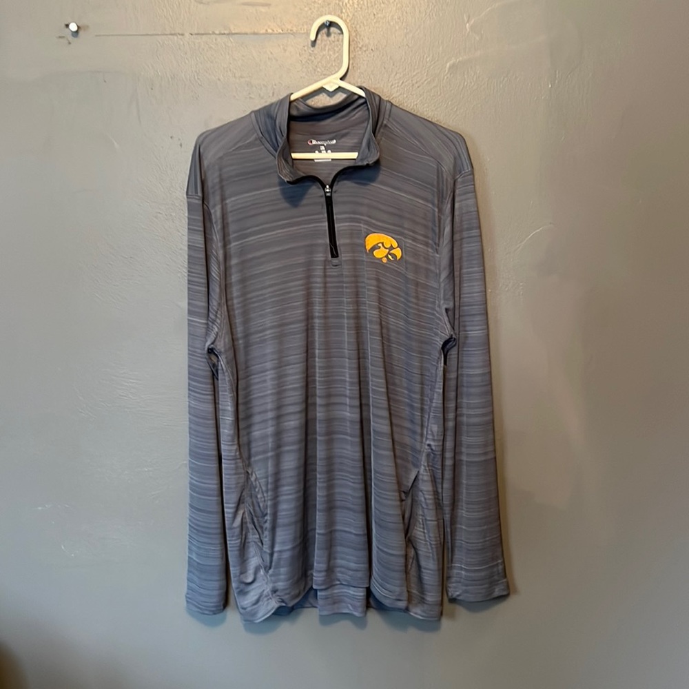 Iowa Hawkeyes long sleeved tee size xl  zipper on front